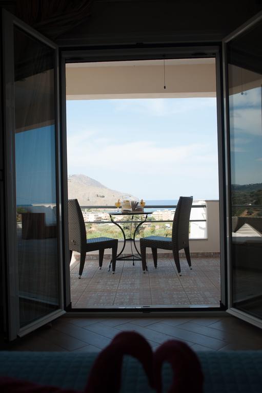 Villa Amfimala เยโอริยิอูโปลิส ภายนอก รูปภาพ
