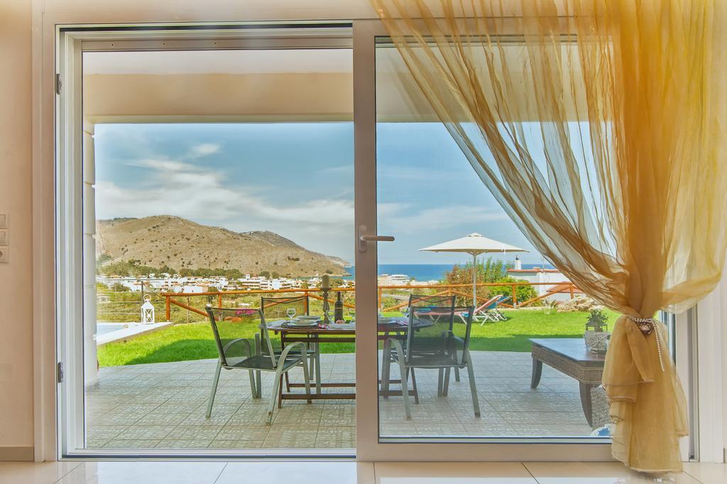 Villa Amfimala เยโอริยิอูโปลิส ภายนอก รูปภาพ